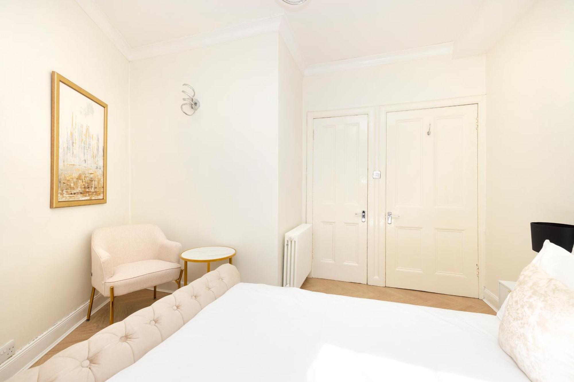 Joivy Modern Flat In City Centre - For Up To 3 Guests Apartamento Edimburgo Exterior foto